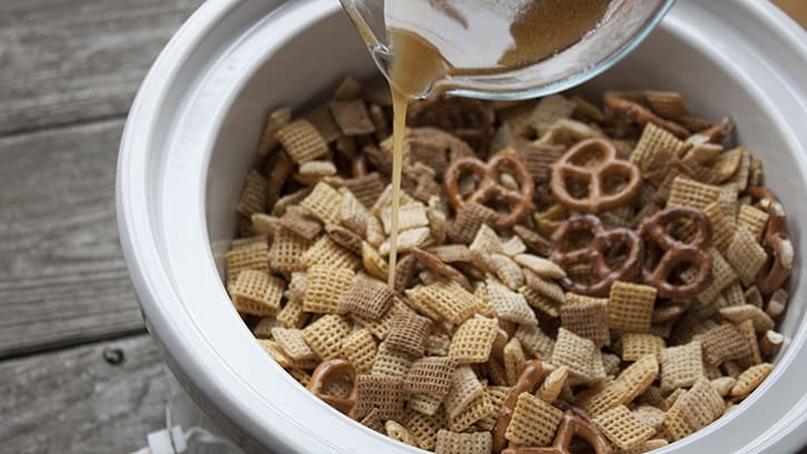 slow-cooker-chex-mix_03