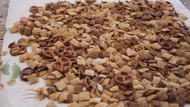 slow-cooker-chex-mix_04