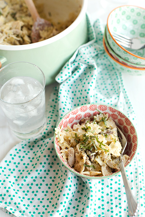 slow-cooker-pesto-chicken-thighs-two-ways_08
