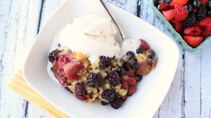 you-only-need-4-things-to-make-this-cobbler_hero