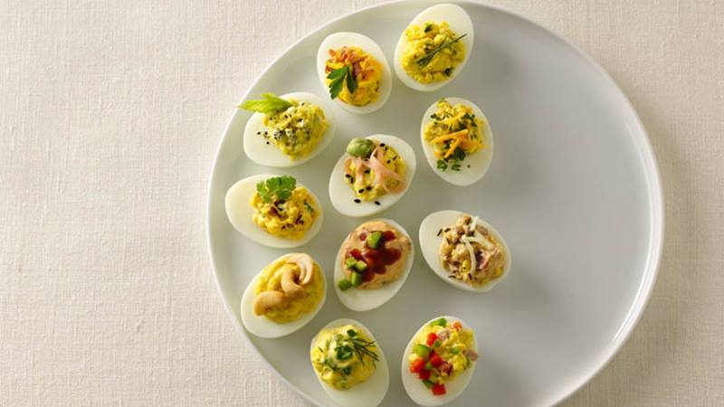 https://www.bettycrocker.com/-/media/gmi/core-sites/bc/legacy/images/betty-crocker/menus-holidays-parties/mhplibrary/everyday-meals/how-to-make-deviled-eggs/how-to-make-deviled-eggs_herob.jpg?w=800